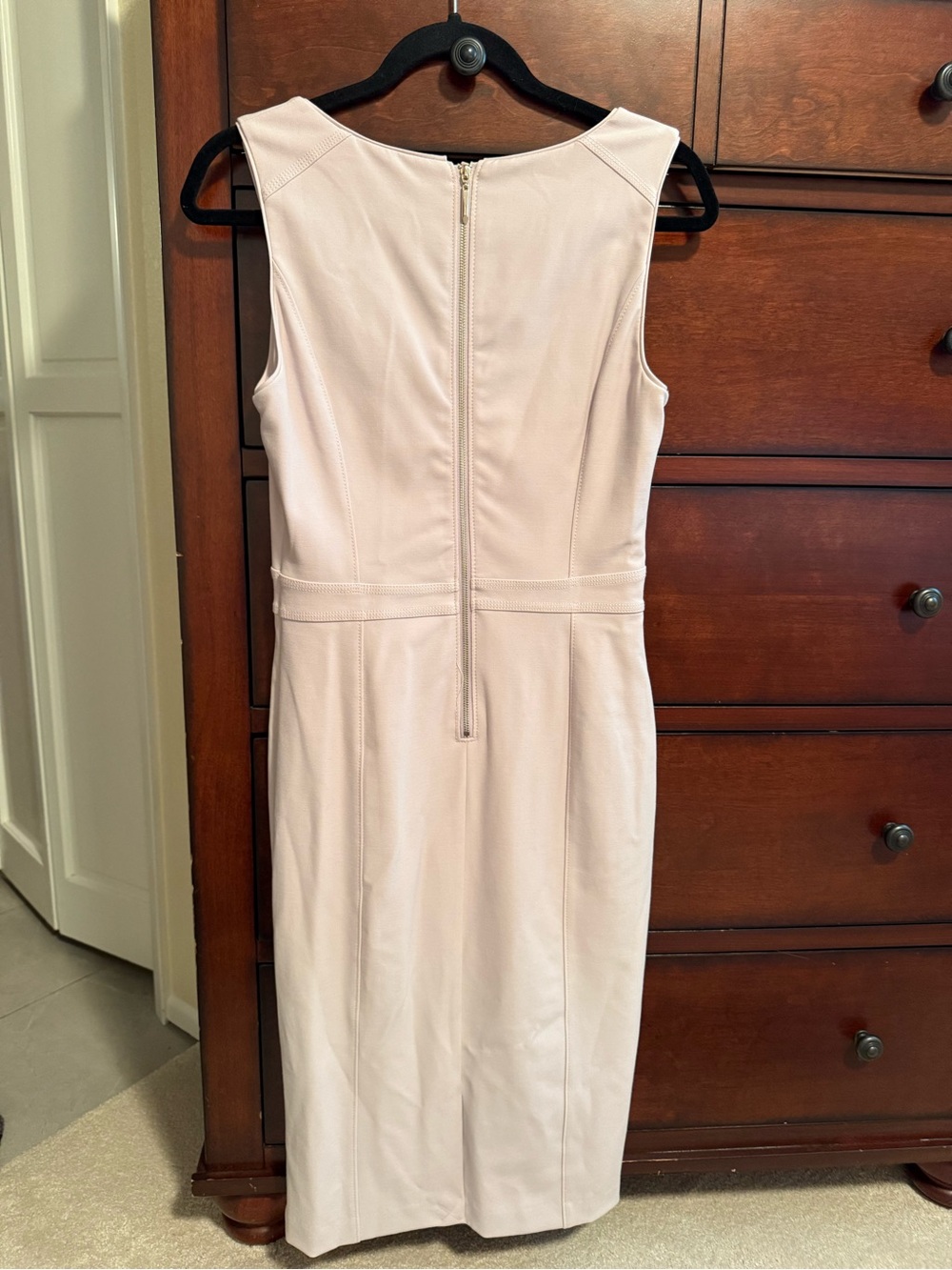 White House Black Market Sleeveless V-Neck Sheath Dress in Light Blush - Picture 2 of 5